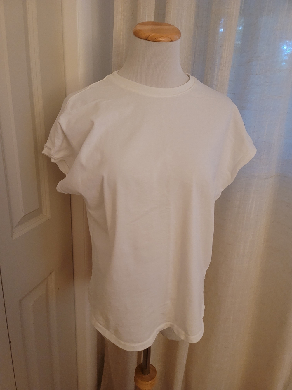 Le Bon Shoppe Ease Tee in Vintage White Size S Pre-owned